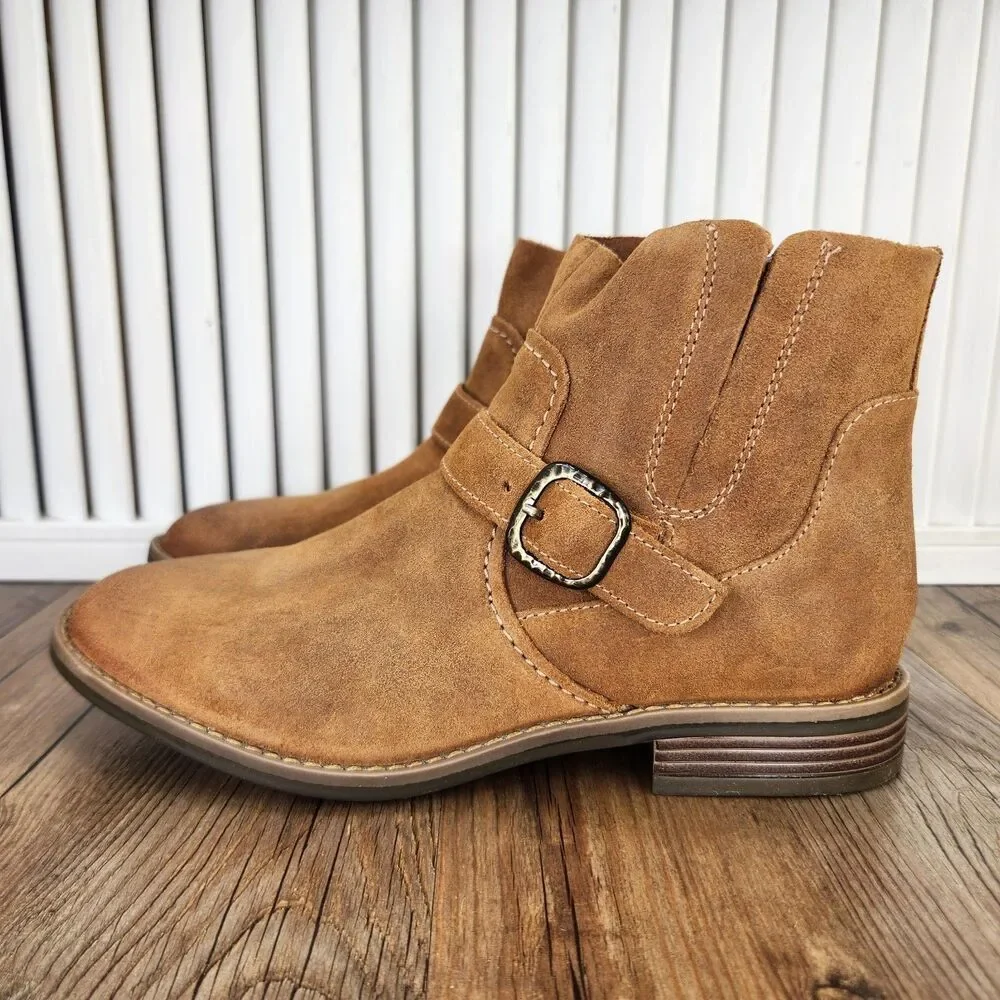 Clarks Camzin Loop Tan Suede Ankle Booties Womens Size 7.5 M Brown Country Boots
